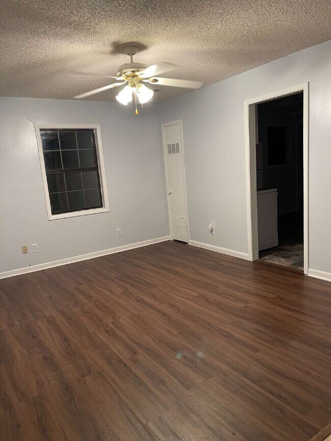 Foto del edificio - "Charming 3-Bedroom Home in Jonesboro - Co...