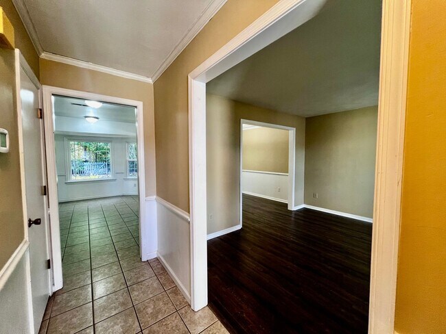 Building Photo - Welcome to this beautiful home in Salem La...