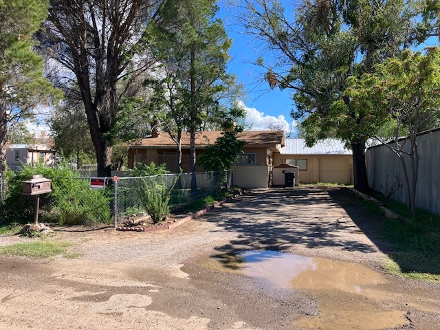 Building Photo - 2028 Cottonwood Ln
