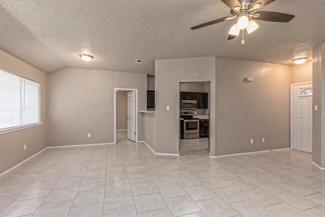 Foto del edificio - 5104 Glennwood Dr