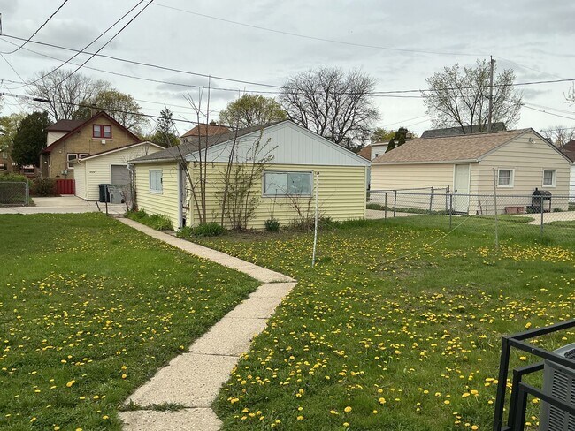 Foto del edificio - 2 Bedroom Single Family Home