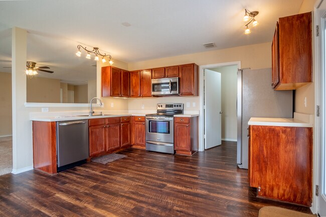 Building Photo - 1705 Baxter Springs Dr