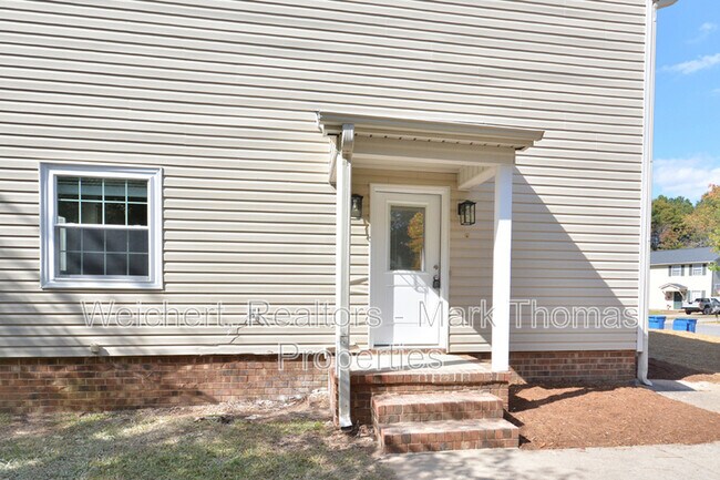 Building Photo - 210 Bridgefield Pl