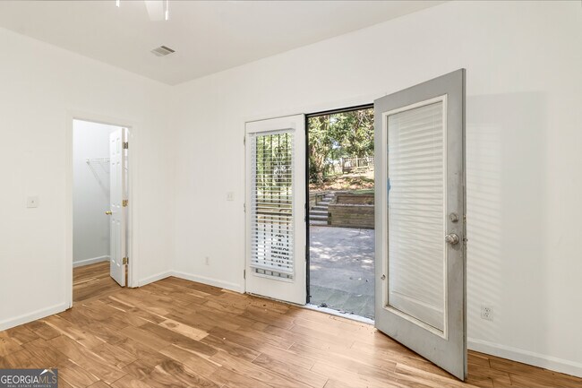 Foto del edificio - 717 Dill Ave SW