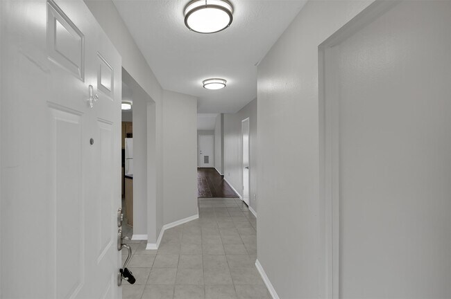 Foto del edificio - 12411 Westwold Dr