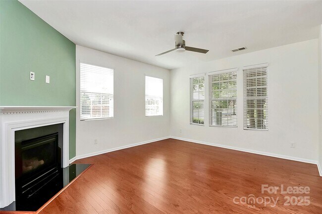 Foto del edificio - 10027 Juniper Trace Drive