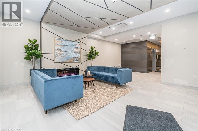 Photo du bâtiment - 60 Charles St W