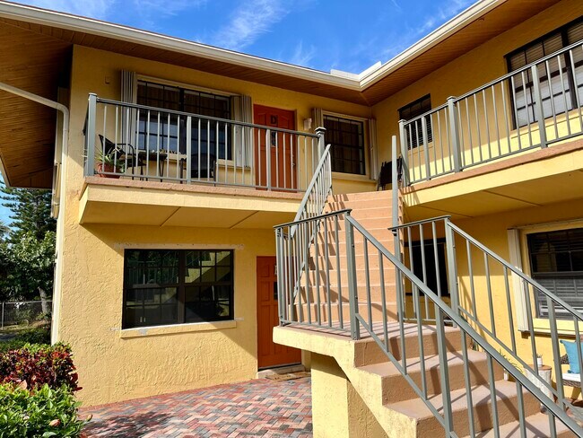Foto del edificio - 2505 Tamarind Dr