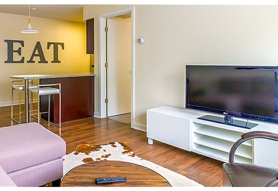 Thirteen 20 Seven Apartments – photo 4