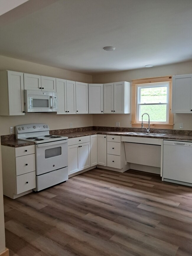 Foto del edificio - 315 #3 Sulphur Springs Rd