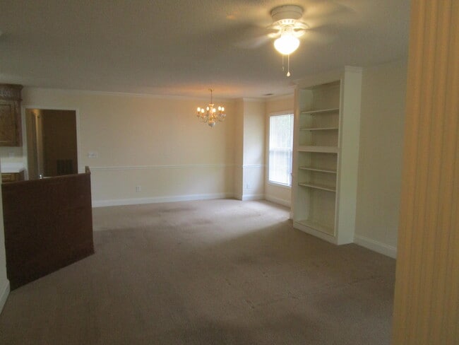 Foto del edificio - 1045 Cutleaf Dr