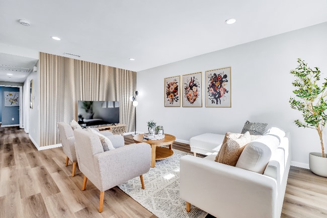 Foto del edificio - 2361 Gonzaga Ln