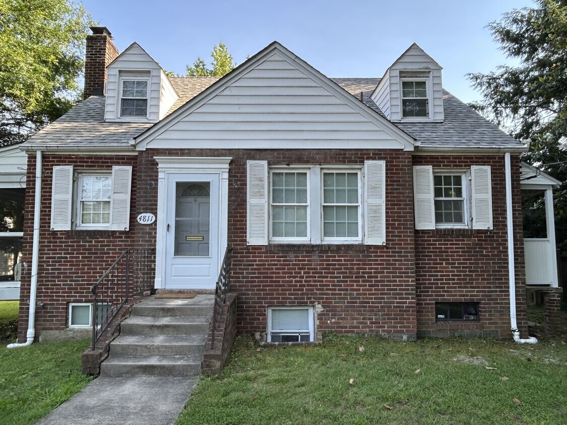 Foto principal - 4811 Calvert Rd