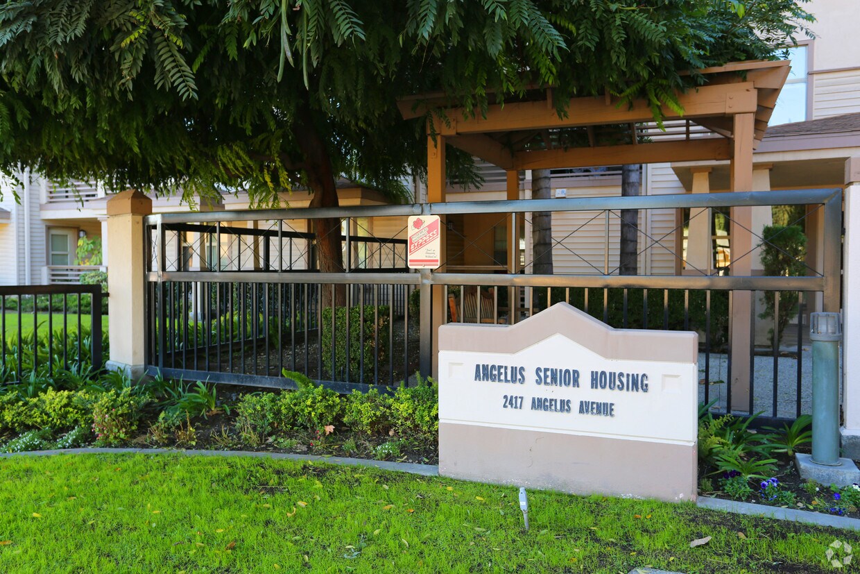 Foto del edificio - Angelus Senior Housing