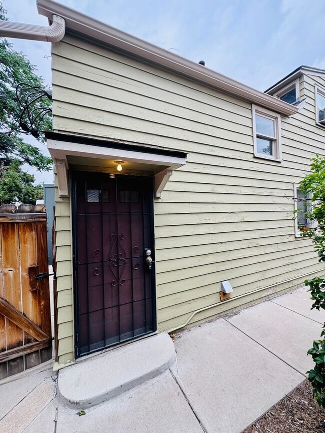 Photo - Cute 3 Bedroom 2 Bath in Lakewood! Townhome