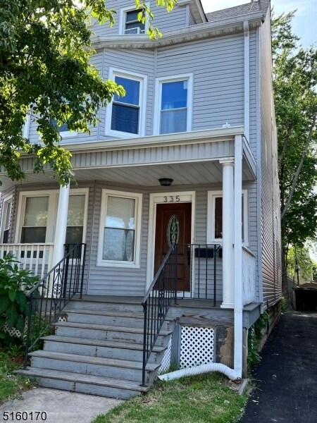 Primary Photo - 335 N Grove St
