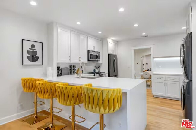 Foto del edificio - 735 N Ogden Dr