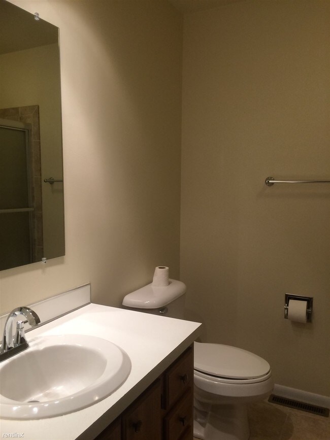 Building Photo - 125 Grand Manor Dr