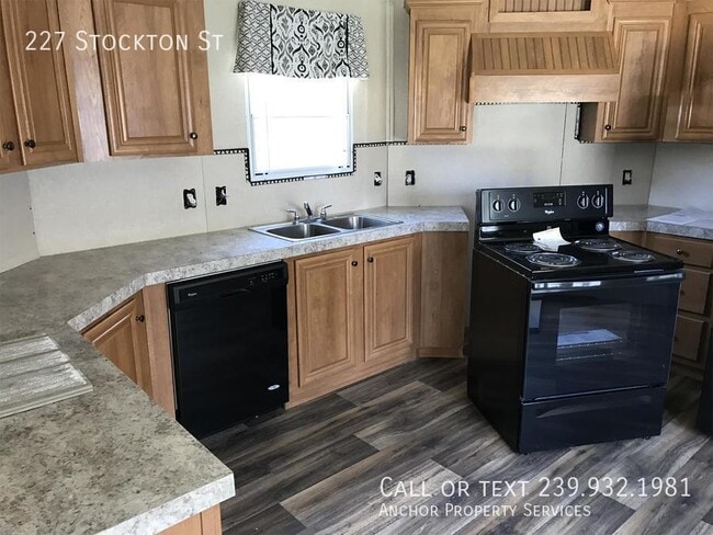 Building Photo - 227 Stockton St