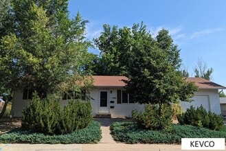 Building Photo - 1236 Maple St