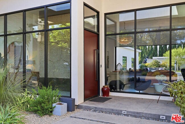 Foto del edificio - 22935 Oxnard St