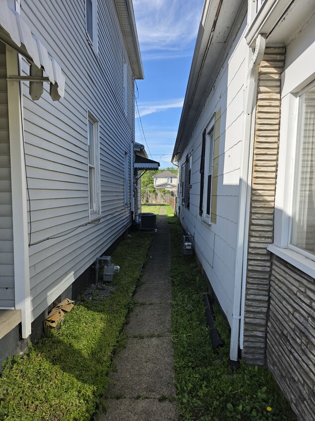 Primary Photo - 1109 Oak St