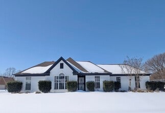 Building Photo - 9410 Garden Woods Dr