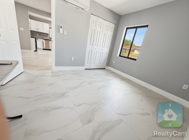 Foto del edificio - 1456 NE 24th Ct