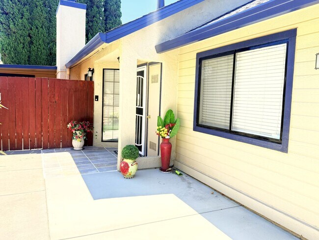 Foto del edificio - 208 Grovewood Loop N