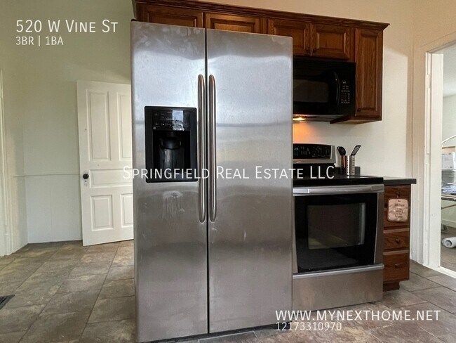 Building Photo - Just remodeled! New Kitchen, New Paint, Ne...