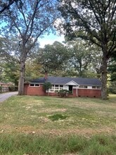 Building Photo - 208 Foxboro Ln