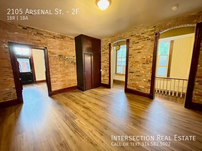 Building Photo - 2105 Arsenal St