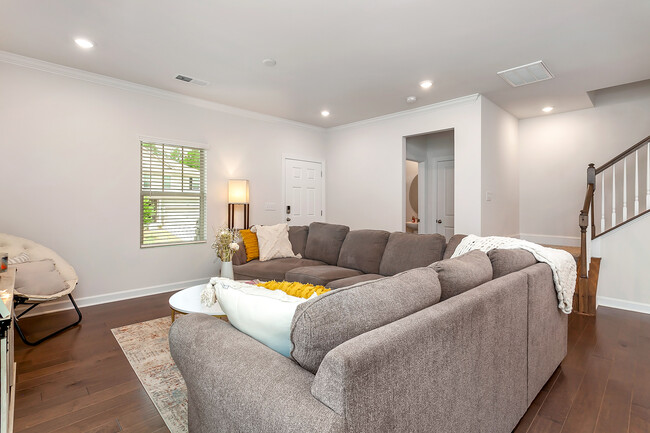 Building Photo - 4017 Armstrong Farm Dr