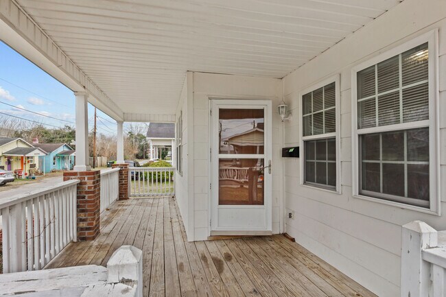 Foto del edificio - 883 N Cool Ave