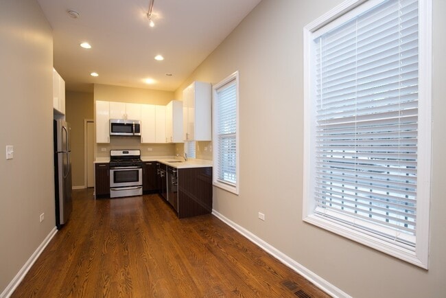 Building Photo - 2101 W Fletcher St