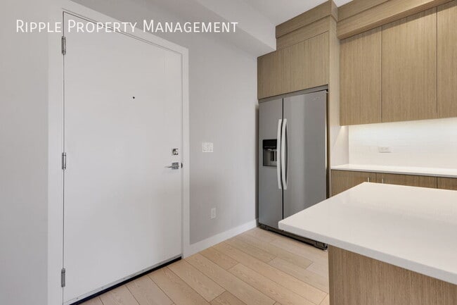 Building Photo - AMAZING 2 BEDS/ 2 BATHS CONDO WITH UNDERGROUND PARKING INCLUDED!