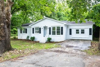 Building Photo - 27 Bethune Ct