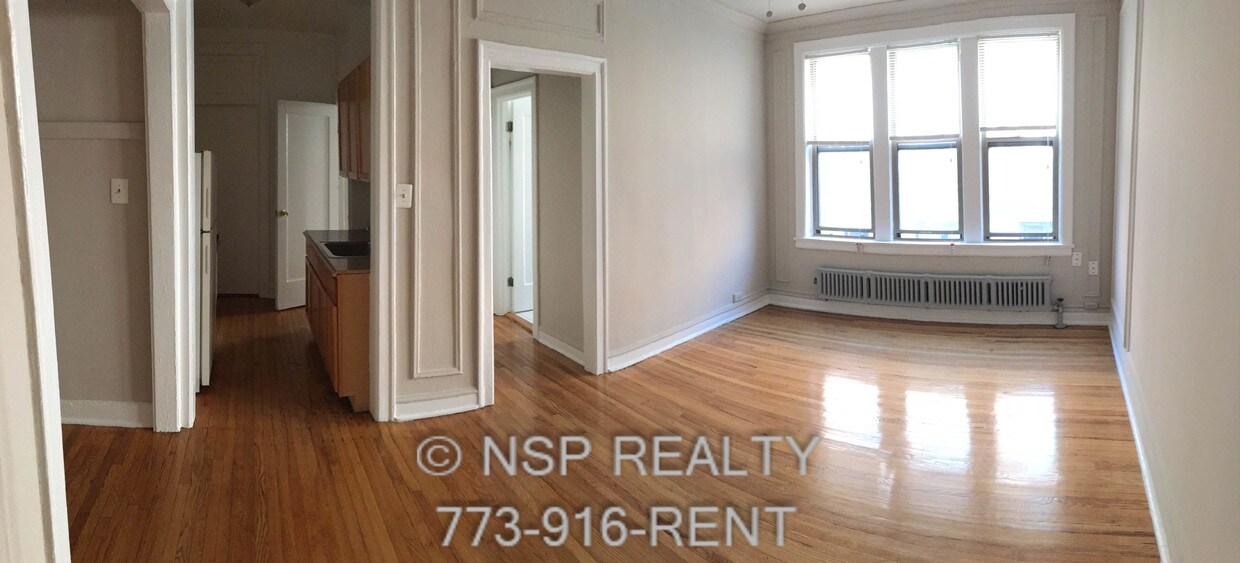 Primary Photo - 1371 W Estes Ave