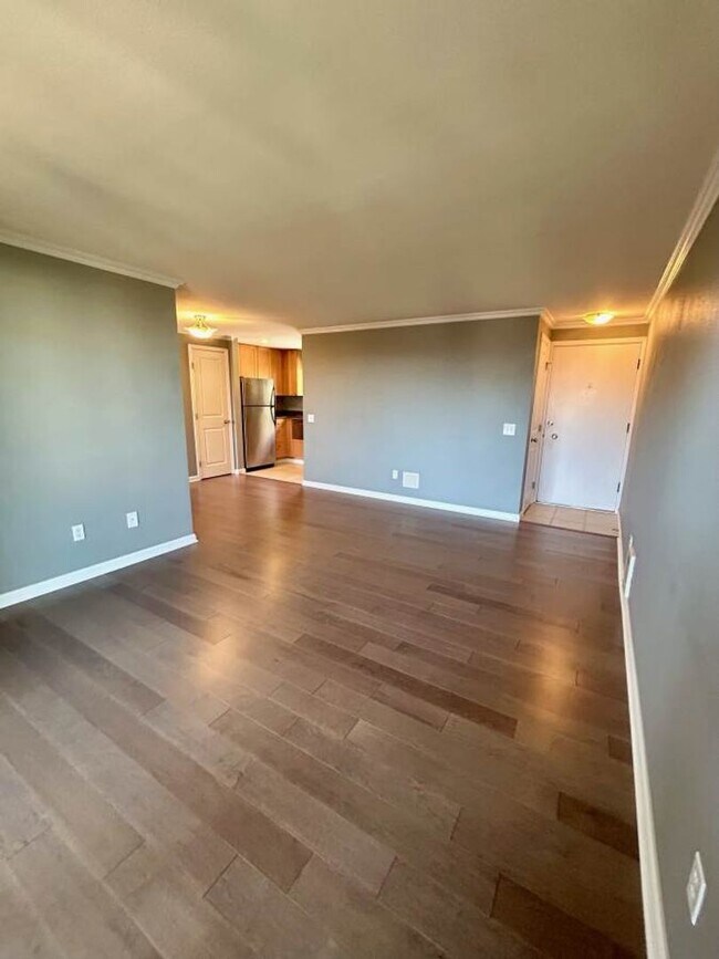 Building Photo - 1 Bedroom Condo in Tacoma’s Stadium District