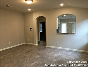 Building Photo - 914 Pumpkin