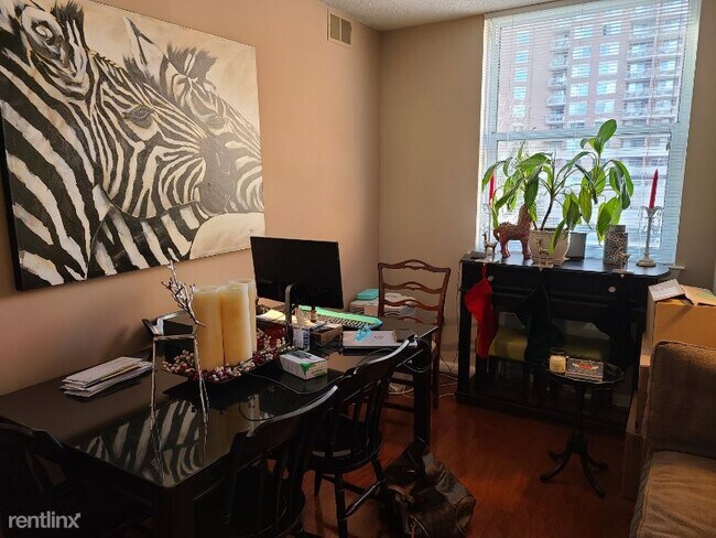 Foto del edificio - 880 N Pollard St