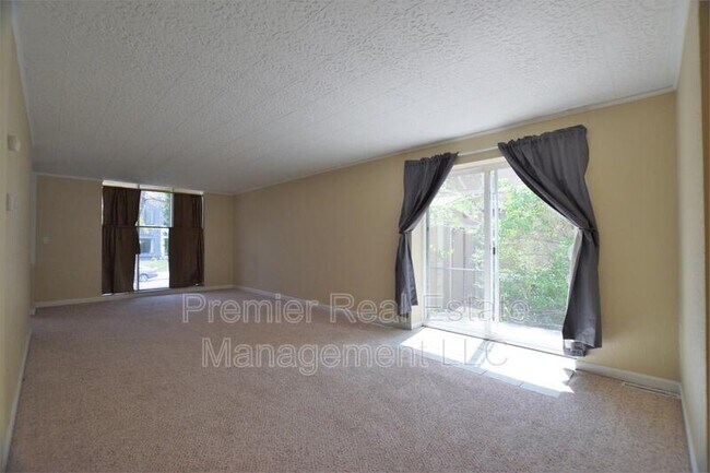 Foto del edificio - 2111 Lowell Blvd