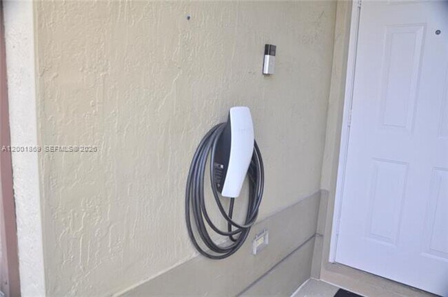 Foto del edificio - 8261 NW 107 Ct