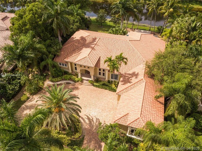 Building Photo - 2667 Riviera Manor