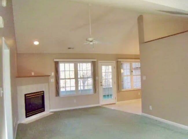 Foto del edificio - 159 Daleyuhski Way