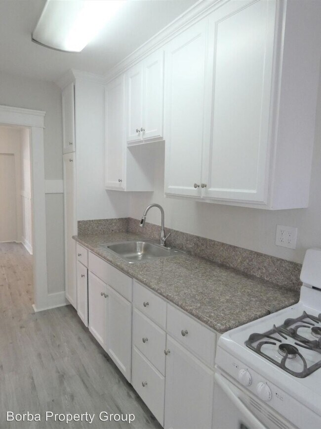 Foto del edificio - 428 W 8th St