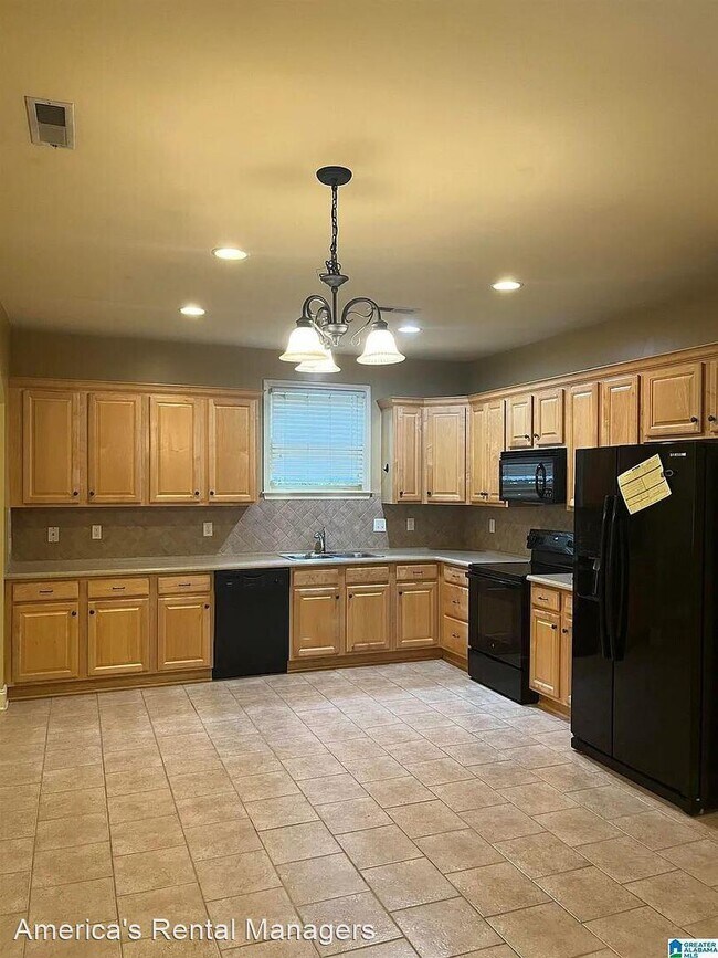 Building Photo - 4 br, 3 bath House - 5561 Park Side Circle
