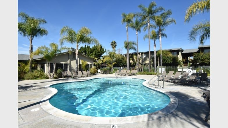 Primary Photo - 1575 Oak Apartment Homes