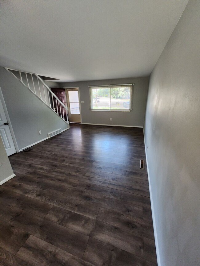 Foto del edificio - Beautiful Townhome