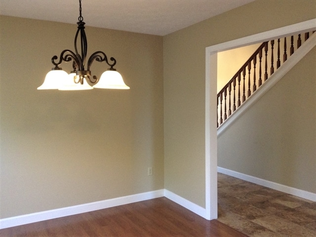 Building Photo - 121 Old Carriage Drive